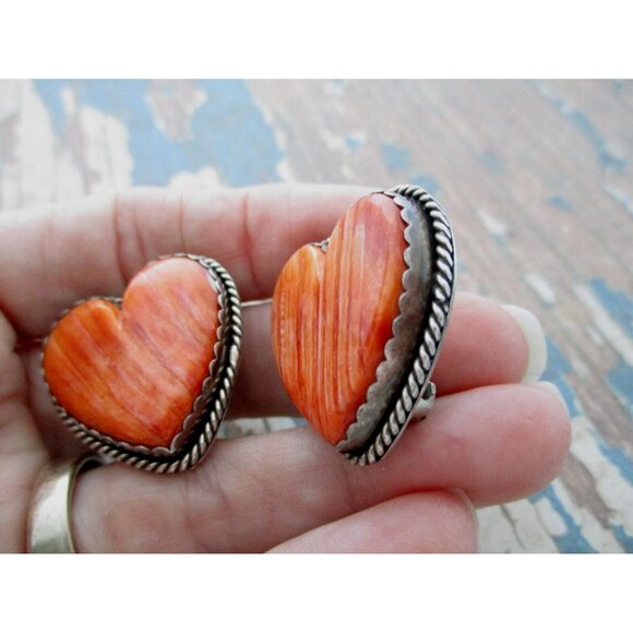 Joan Slifka Sterling Silver Spiny Oyster Heart Shaped Clip on Earrings - Picture 3 of 8